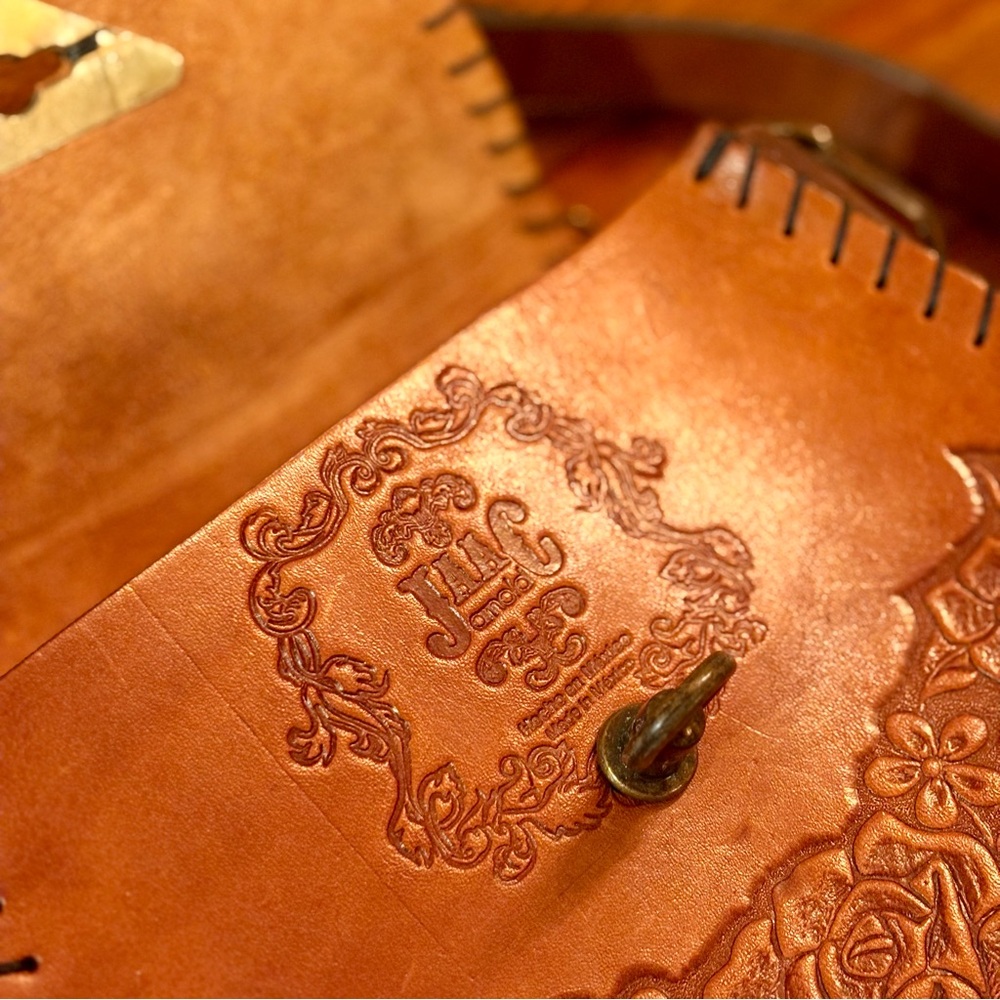 Jaac Arnold Genuine Leather Crossbody – Hecho en México - Picture 3 of 9